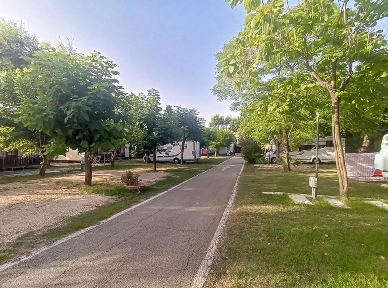 L'Oasi Di Lulu' Hotel Senigallia Kültér fotó